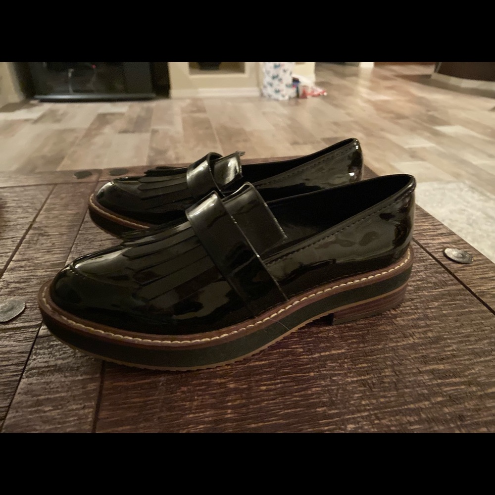 American Eagle Black Patent Leather Loafers- LIKE NEW! Size 7